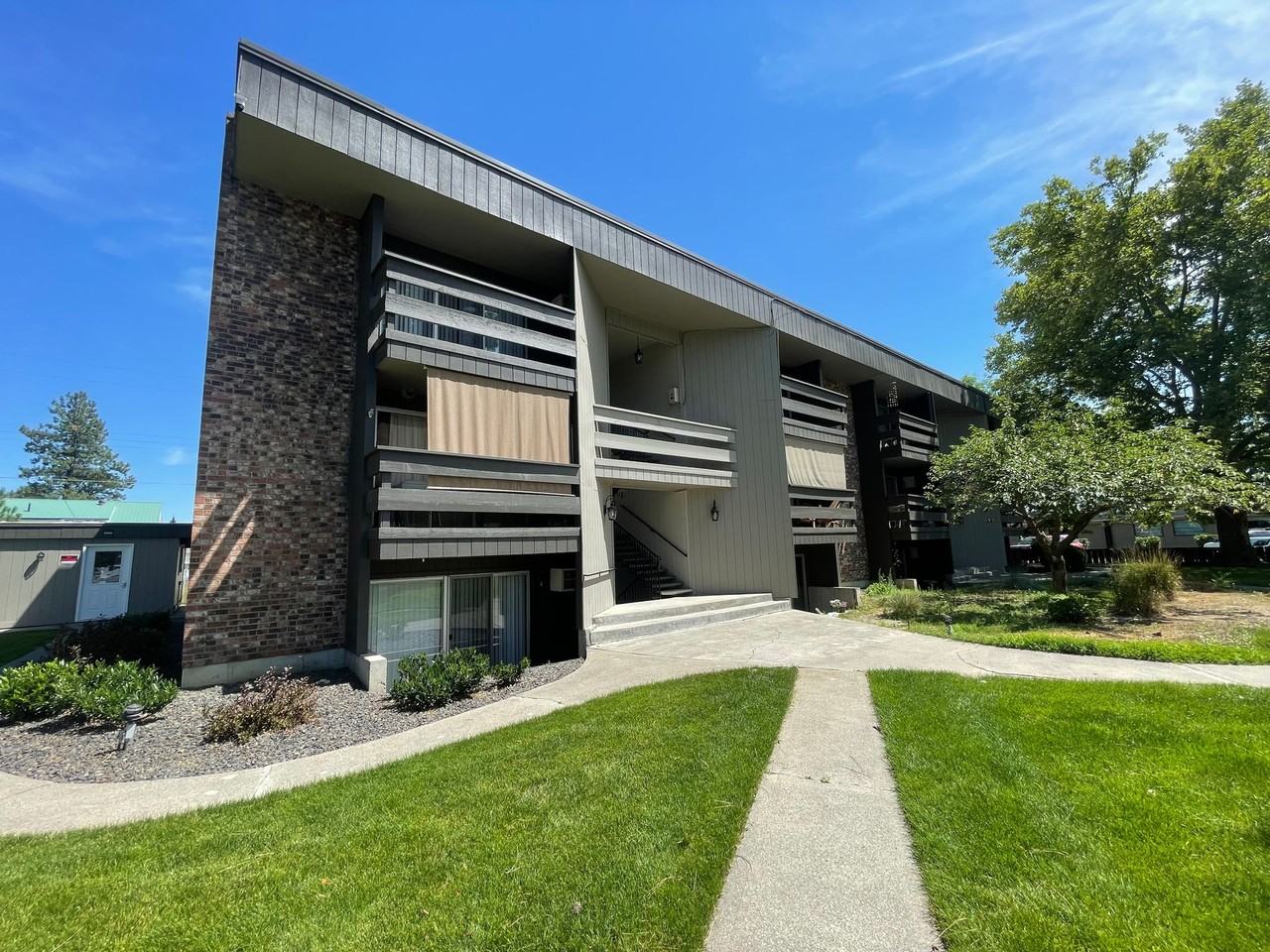 Calispel Apartments - Photo 3 of 50