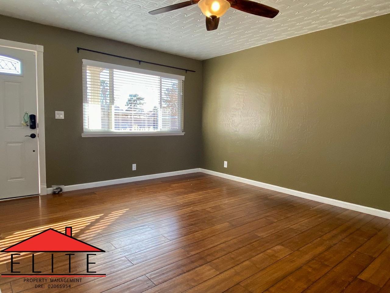 736 Kinnett Ave - Photo 4 of 16