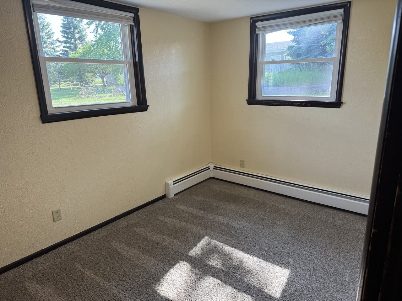 636 11th Ave Sw #3 - Photo 3 of 12