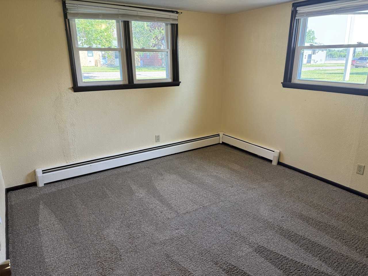 636 11th Ave Sw #3 - Photo 4 of 12