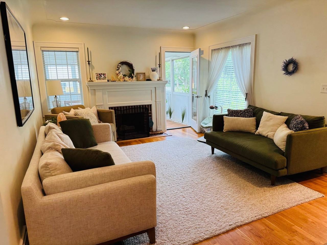 2163 Englewood Dr Se - Photo 7 of 50