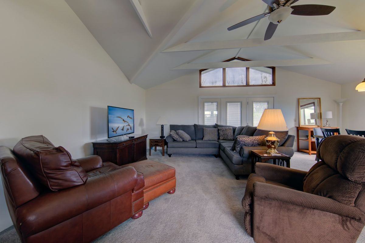 404 Colorado Drive - Photo 5 of 13