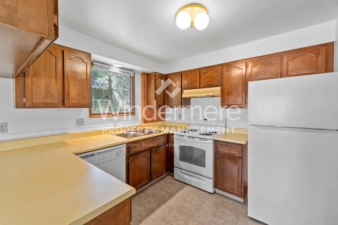 2201 E Casper Dr #D - Photo 3 of 23