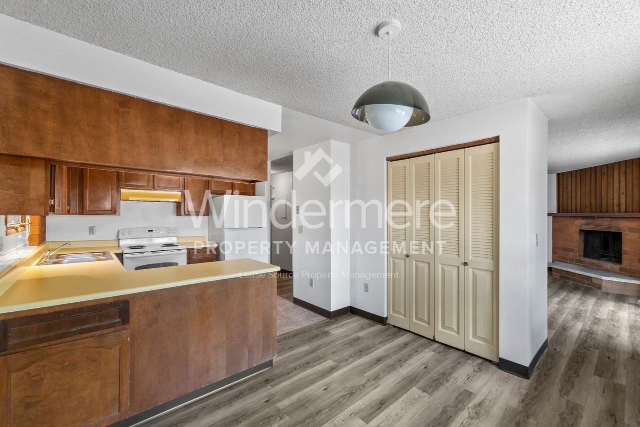 2201 E Casper Dr #D - Photo 6 of 23