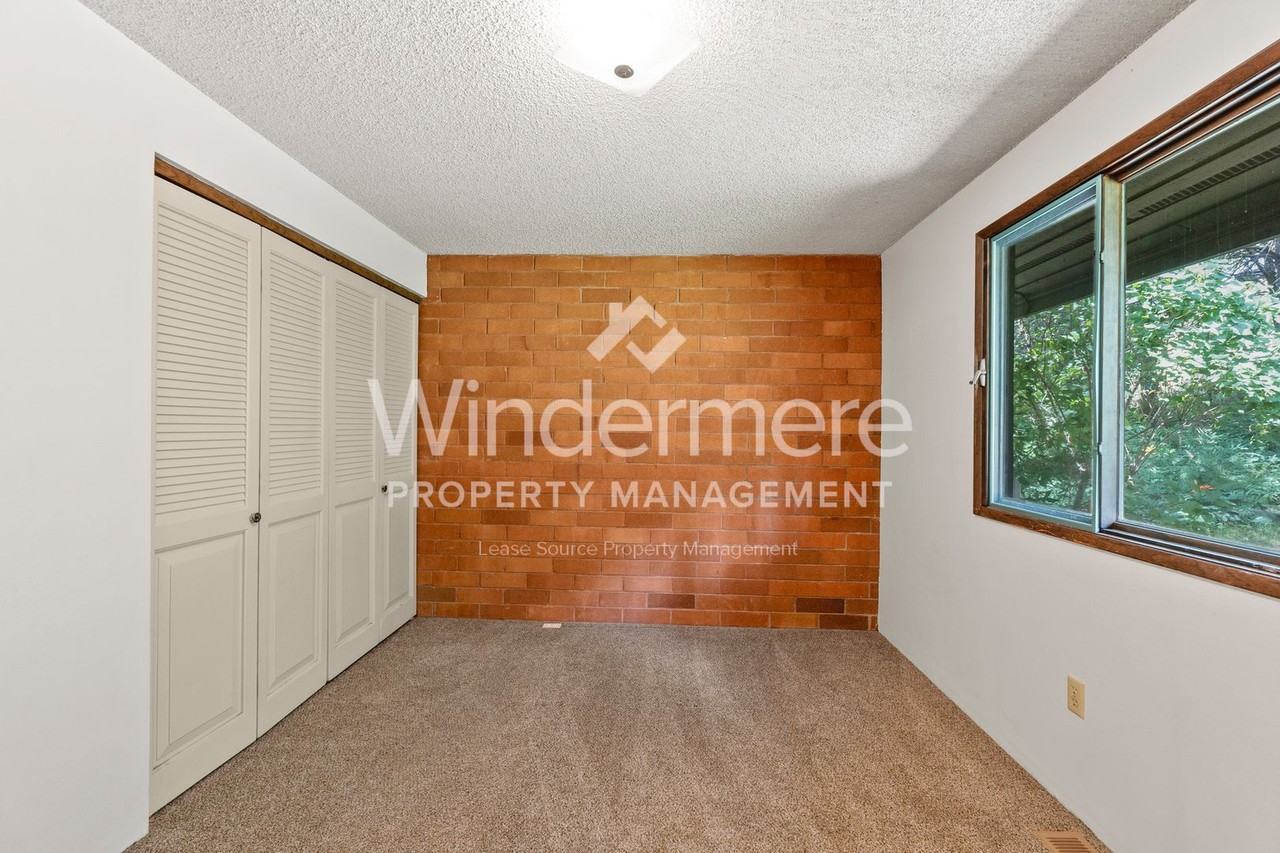 2201 E Casper Dr #D - Photo 7 of 23