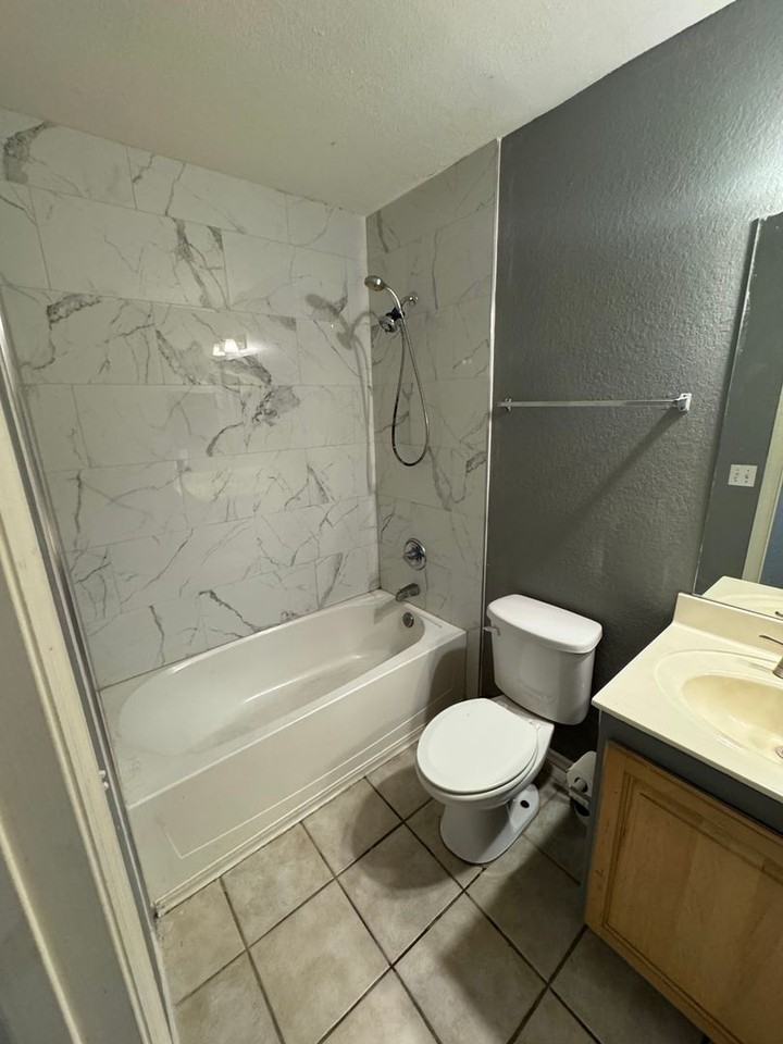 303 Lighthouse Rd - Photo 7 of 26