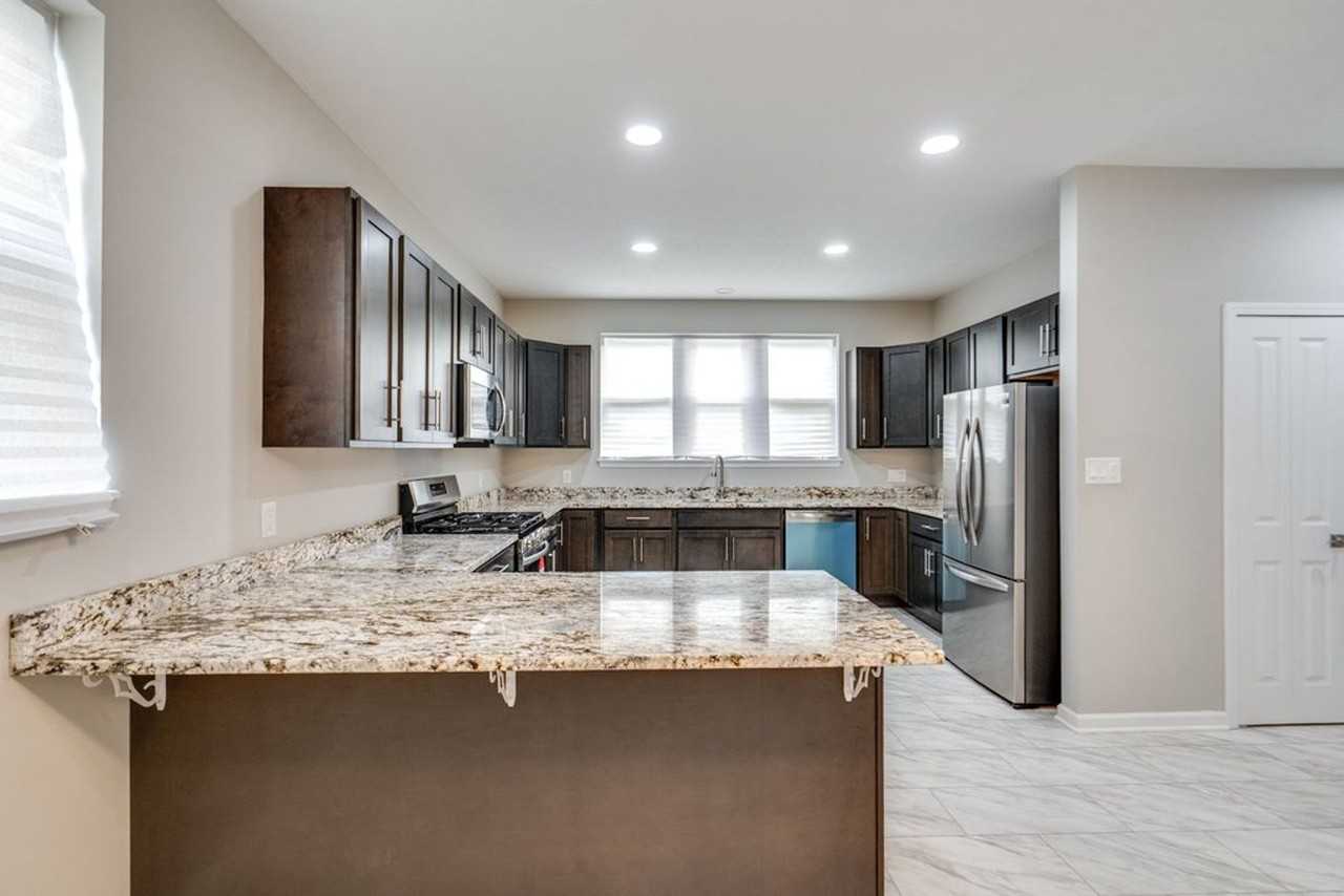 3136 E 135th St - Photo 5 of 26