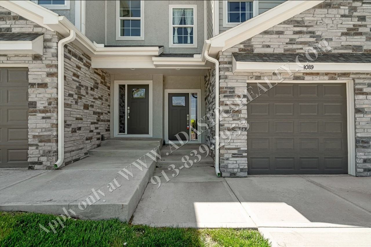 1089 N Findley St - Photo 3 of 29
