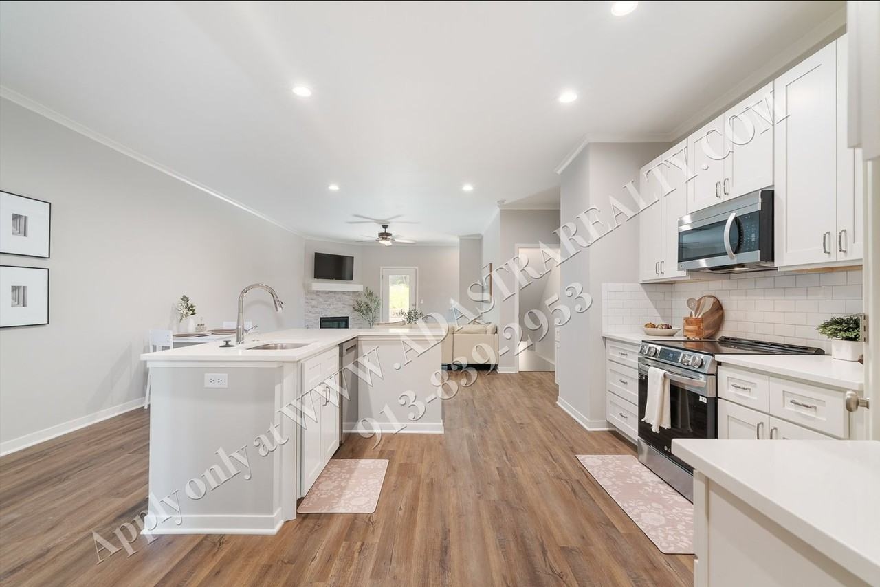 1089 N Findley St - Photo 7 of 29