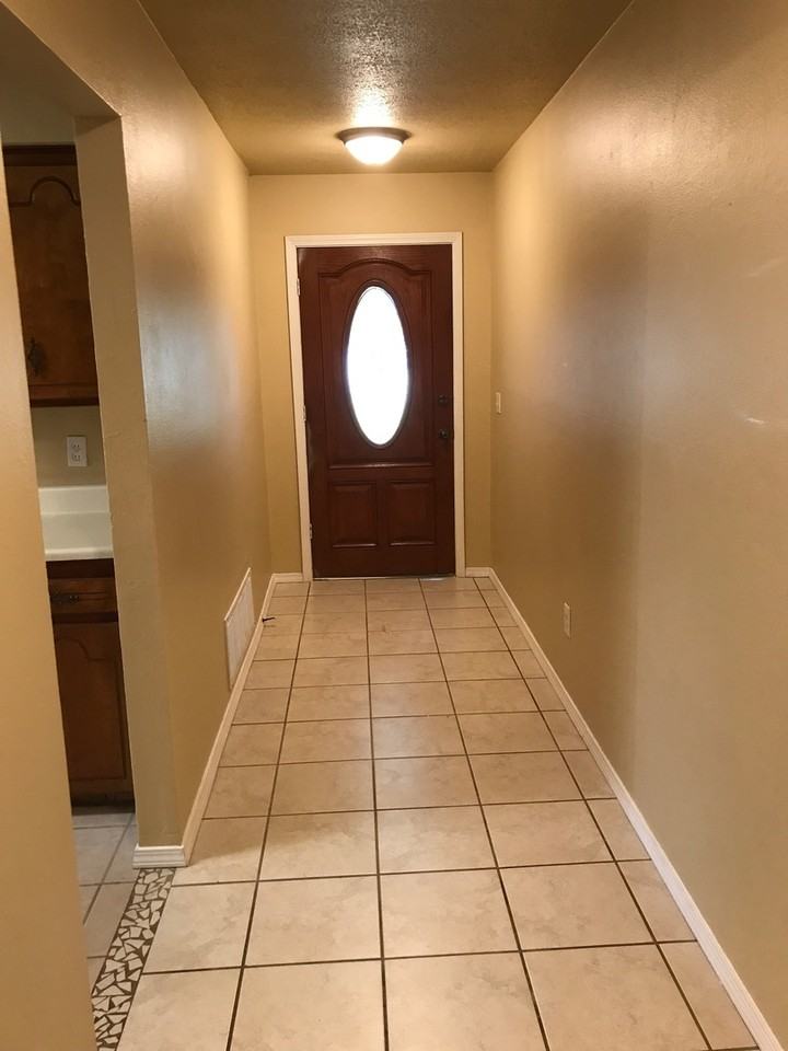 5222 Clearwater Ct - Photo 2 of 14