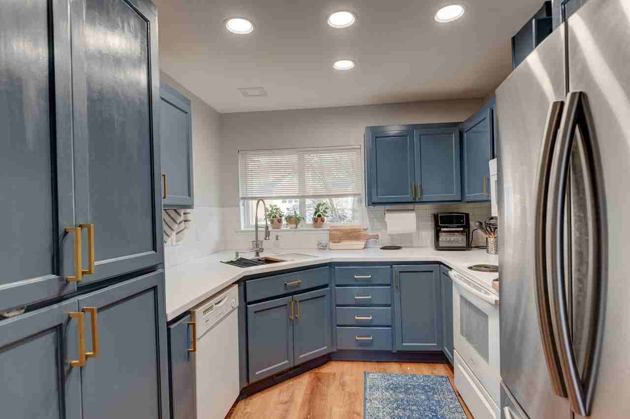 1250 Sw Heller St #B1 - Photo 2 of 16