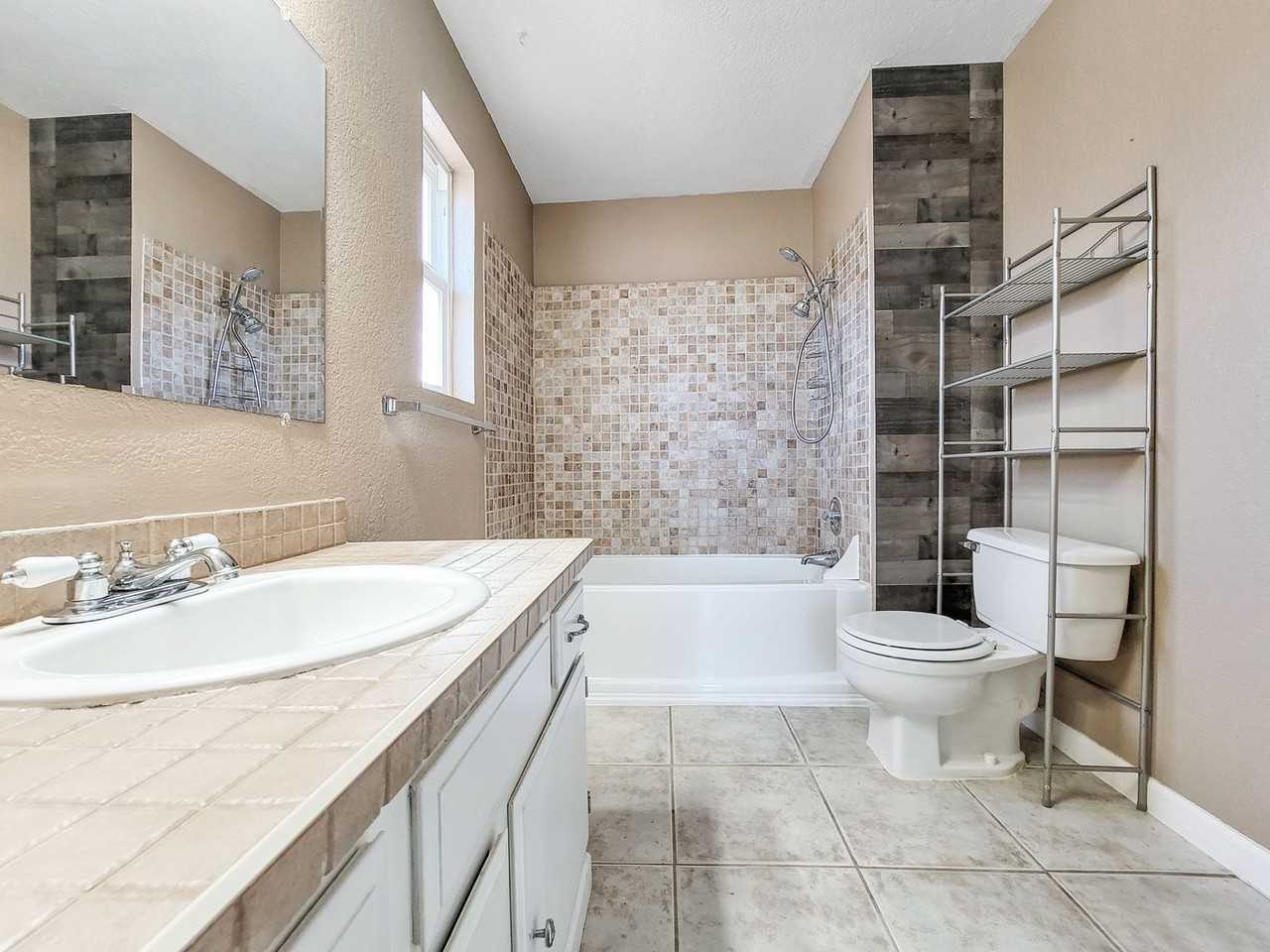 6703 204th St Sw - Photo 6 of 9