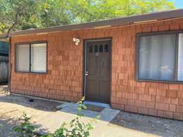 featured image of 21 Holcomb Ct