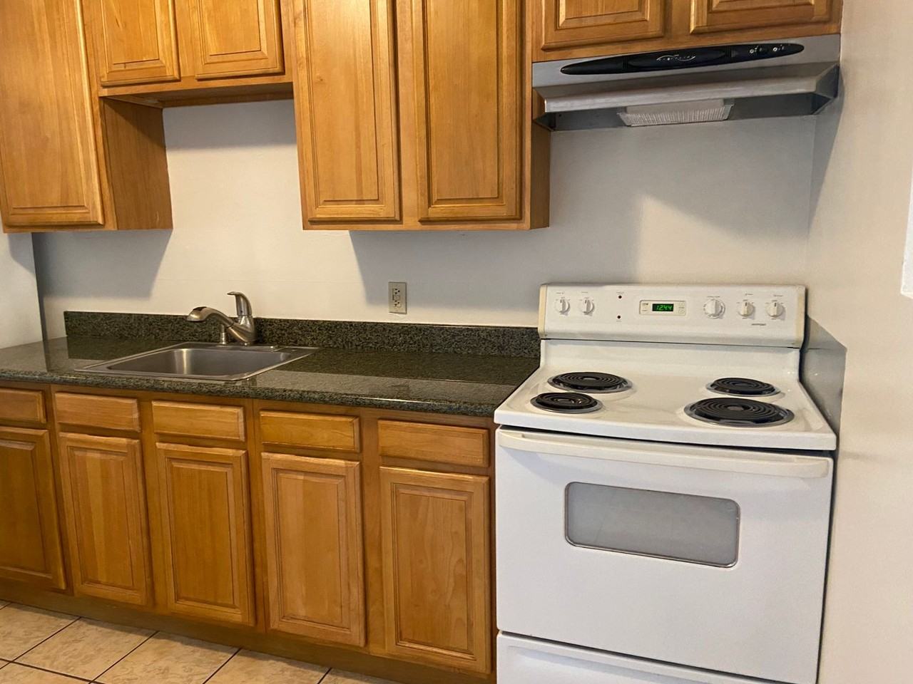 21 Holcomb Ct - Photo 5 of 16