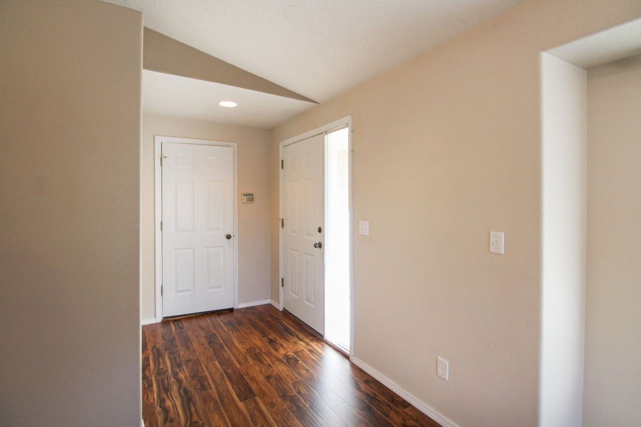 3882 Lone Oak Rd Se - Photo 4 of 25