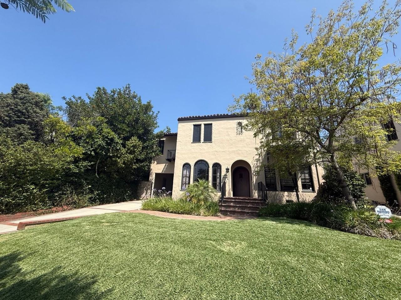 2935 Monterey Rd - Photo 2 of 24