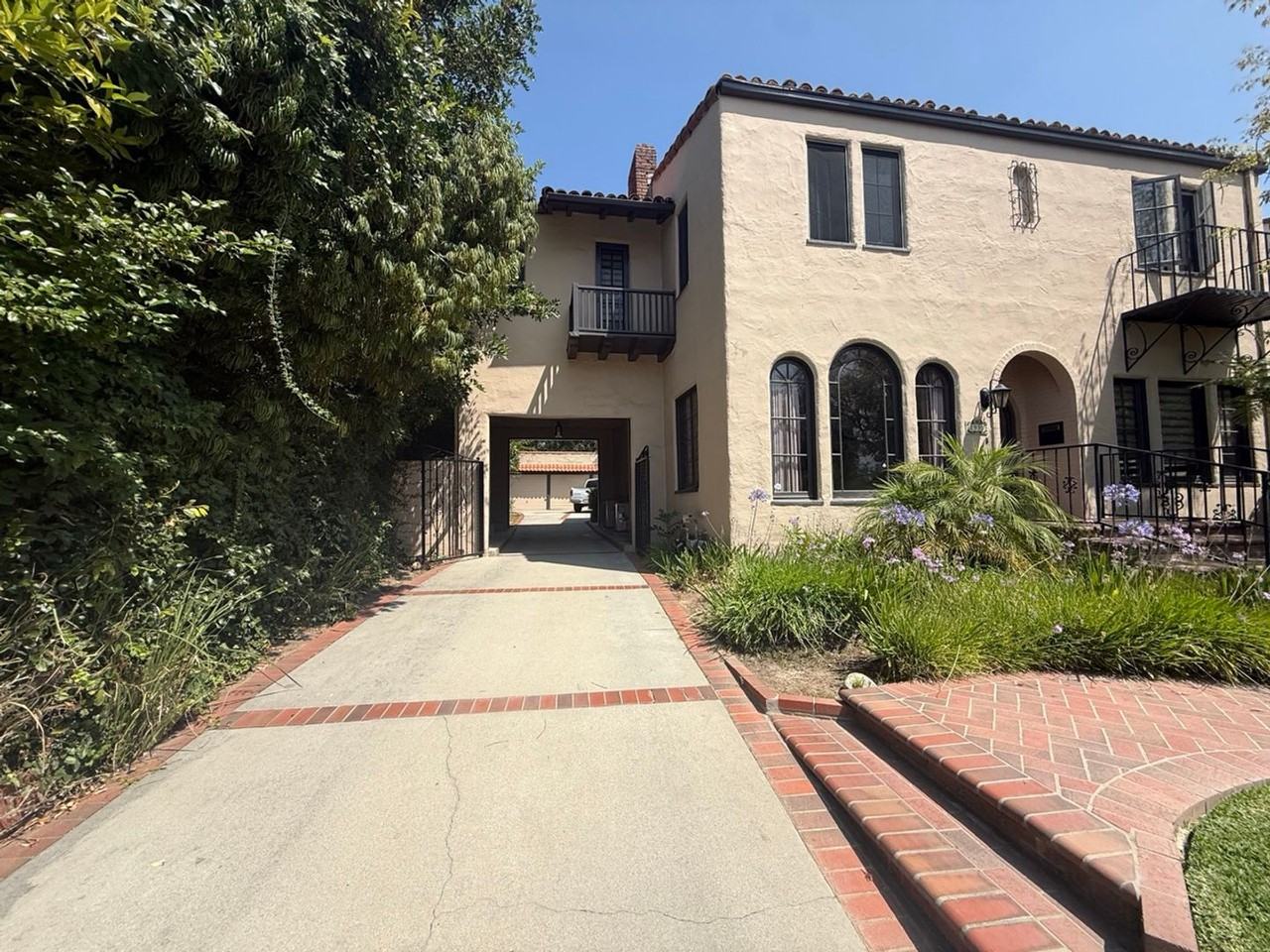 2935 Monterey Rd - Photo 3 of 24