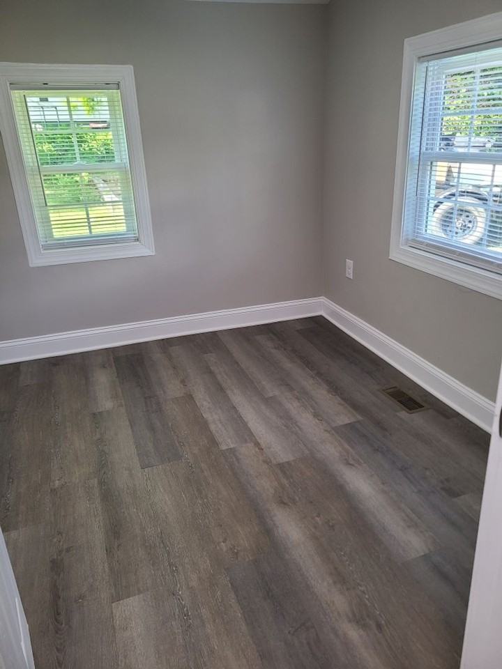 4521 Keehlen Ave - Photo 5 of 9