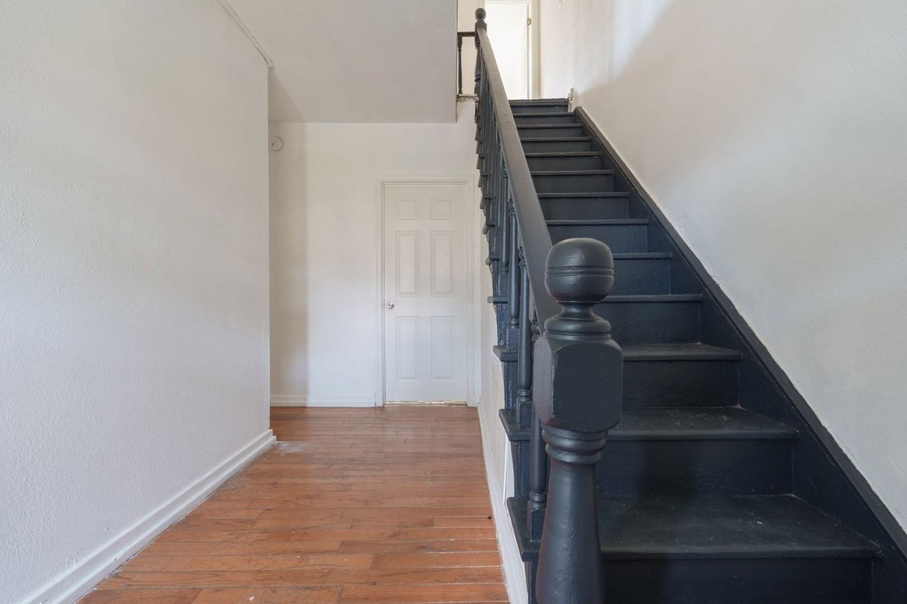 250 Pinner St - Photo 3 of 34