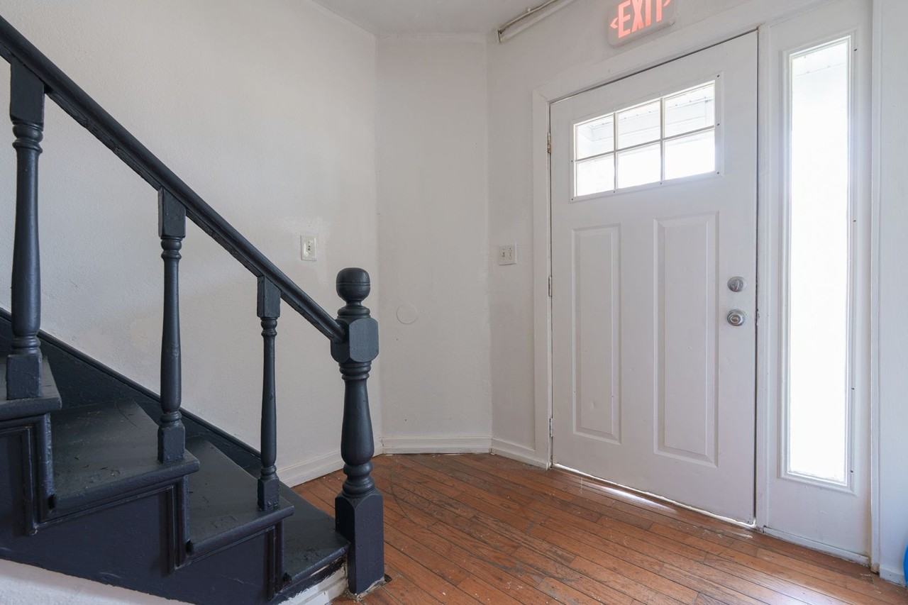 250 Pinner St - Photo 4 of 34