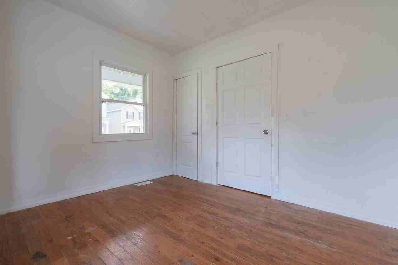 250 Pinner St - Photo 6 of 34