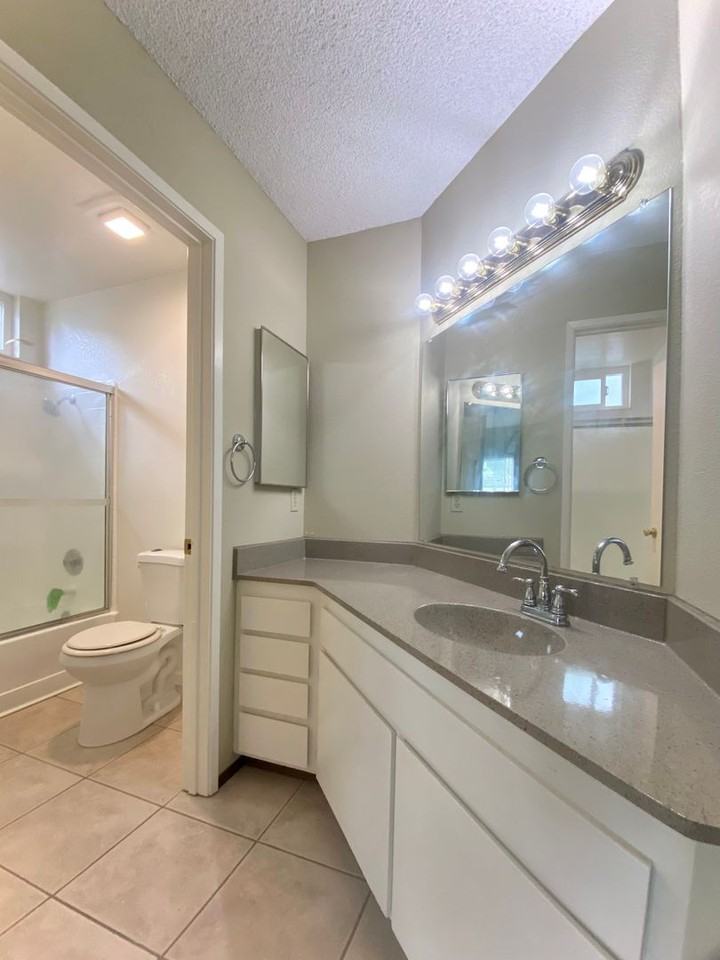 2948 Flint St - Photo 3 of 12