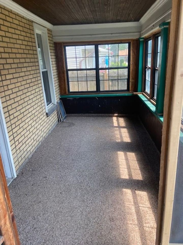 1611 Dewey St - Photo 2 of 15