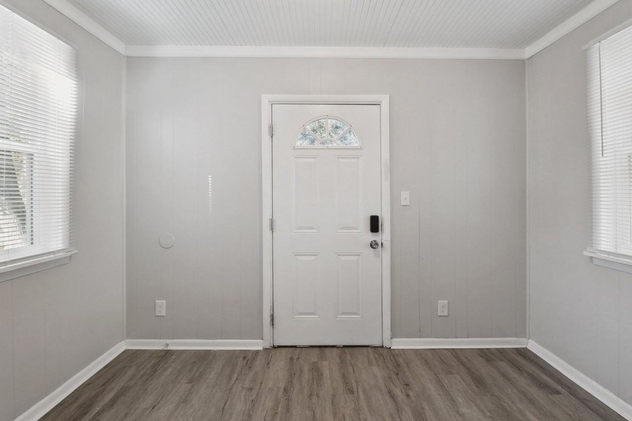 2231 Greenwood St - Photo 3 of 20