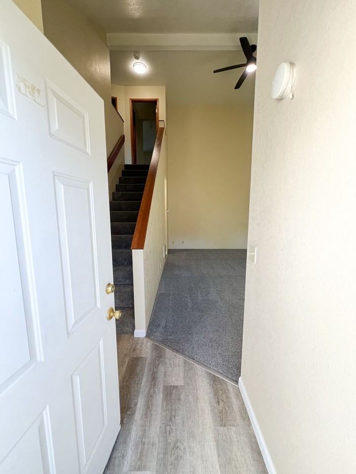 5440 NH -GLENRIDGE PLACE LLC - Photo 3 of 44