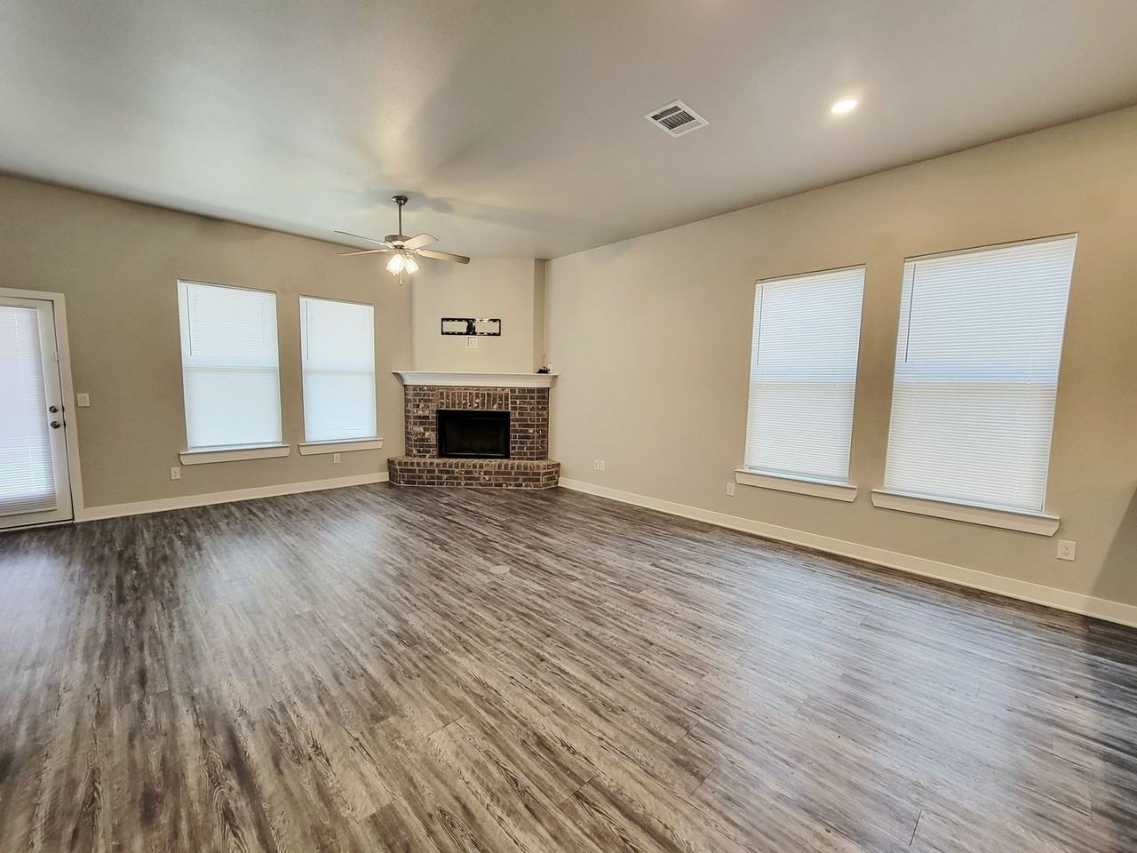 3316 Viola Ave - Photo 5 of 17