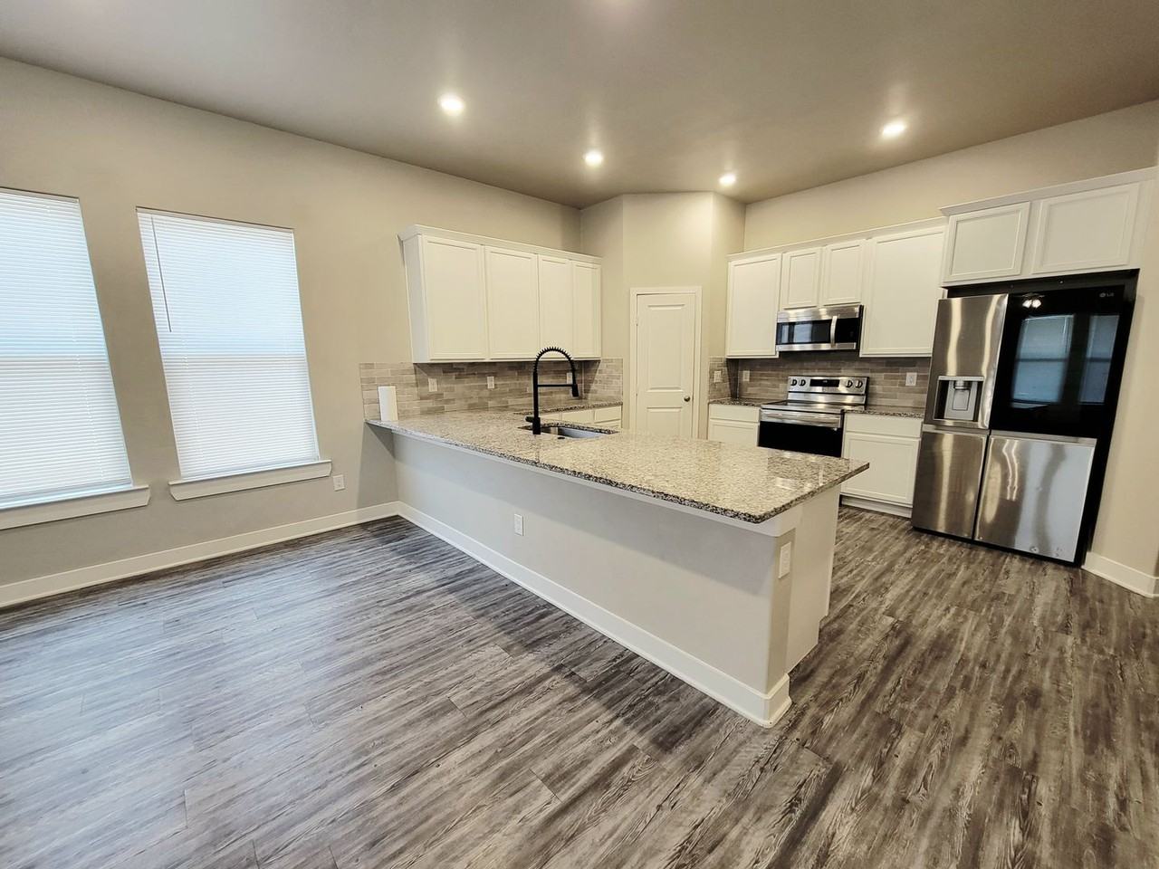 3316 Viola Ave - Photo 7 of 17