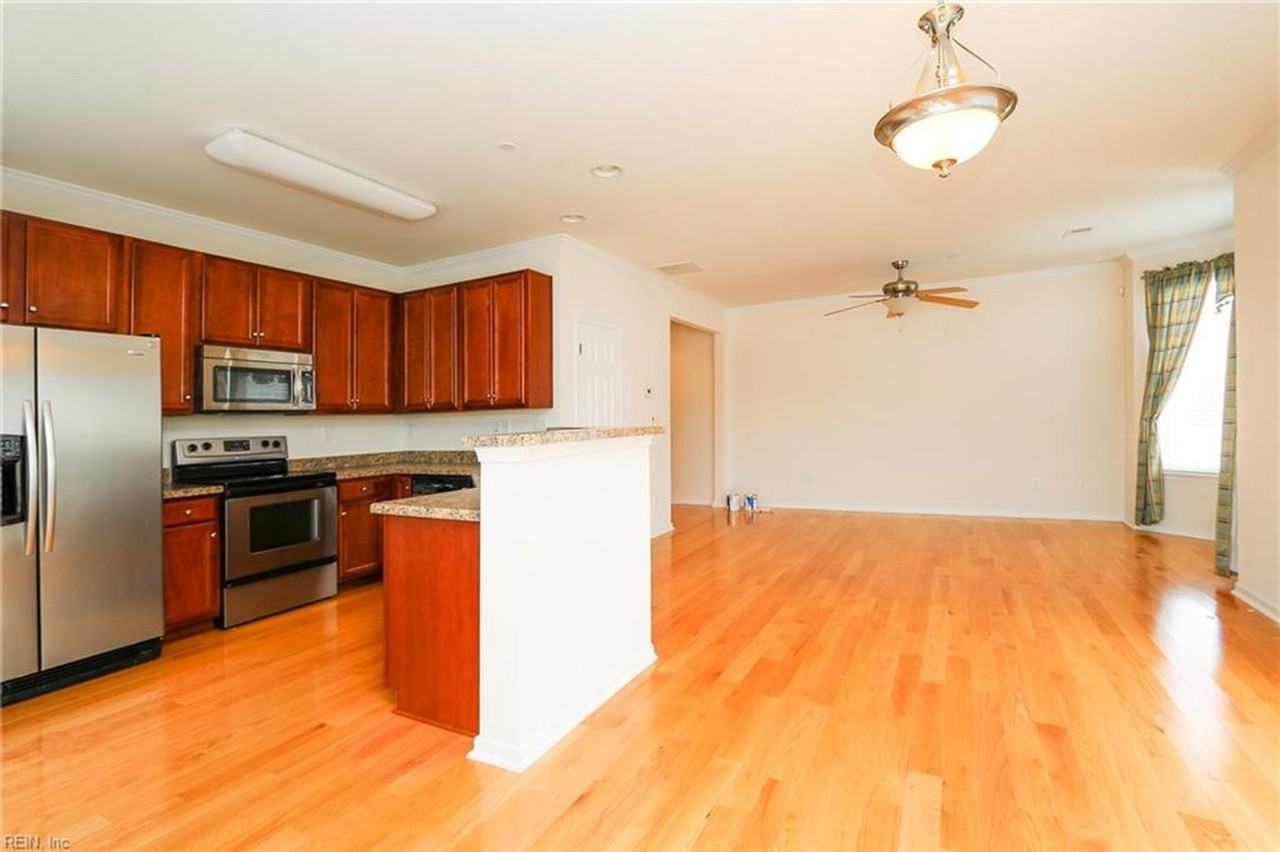 622 Claire Ln - Photo 2 of 25