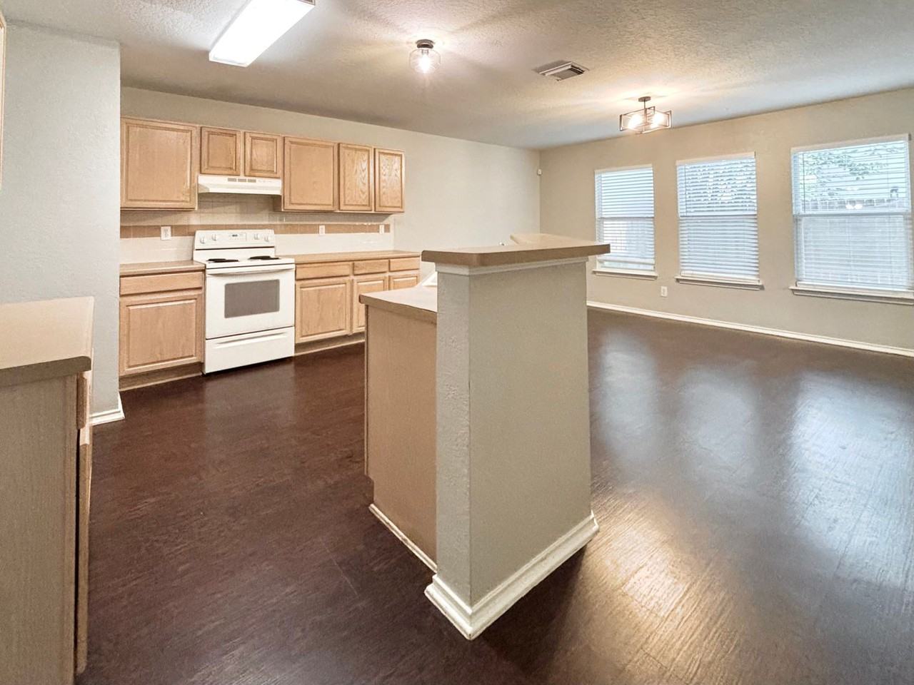 10 Bedford Bay - Photo 3 of 17