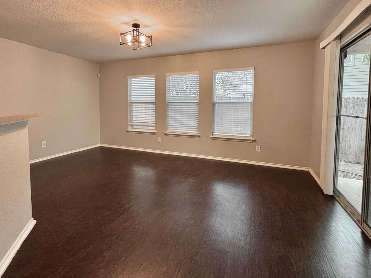 10 Bedford Bay - Photo 5 of 17