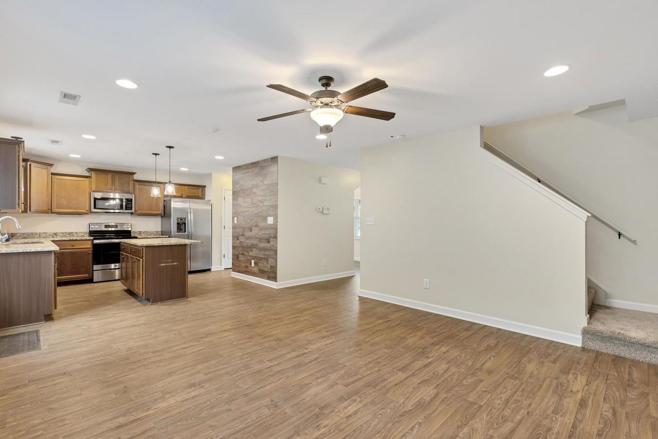 904 Gulf Chase Ct - Photo 5 of 22