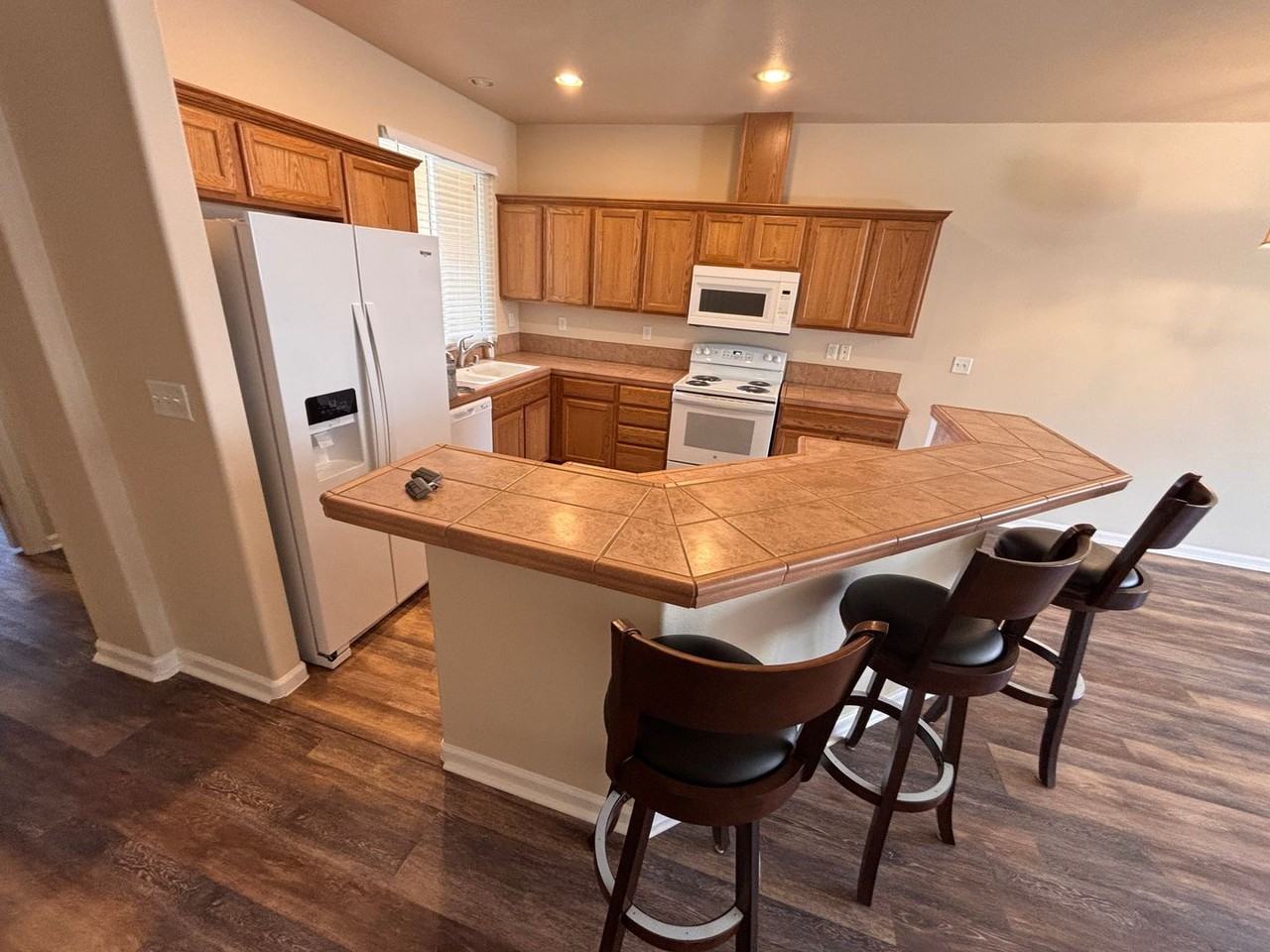 275 Cruden Bay Dr - Photo 3 of 12