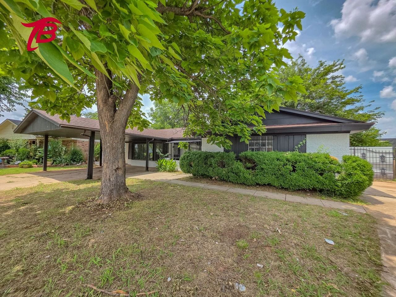 201 Sw 62nd St - Photo 3 of 50