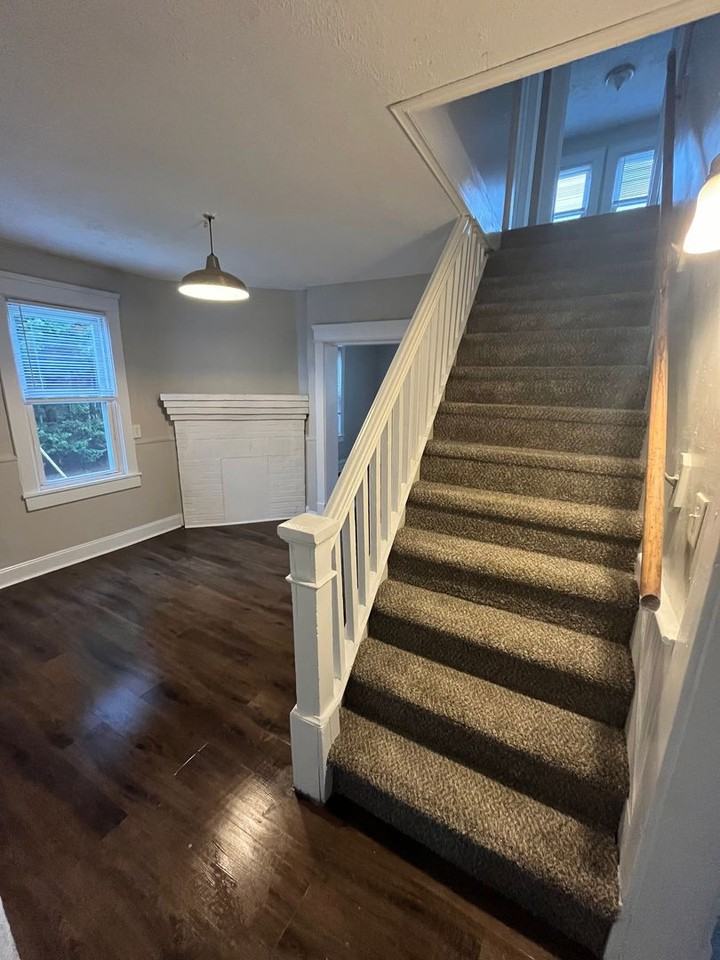 1006 31st St - Photo 2 of 27