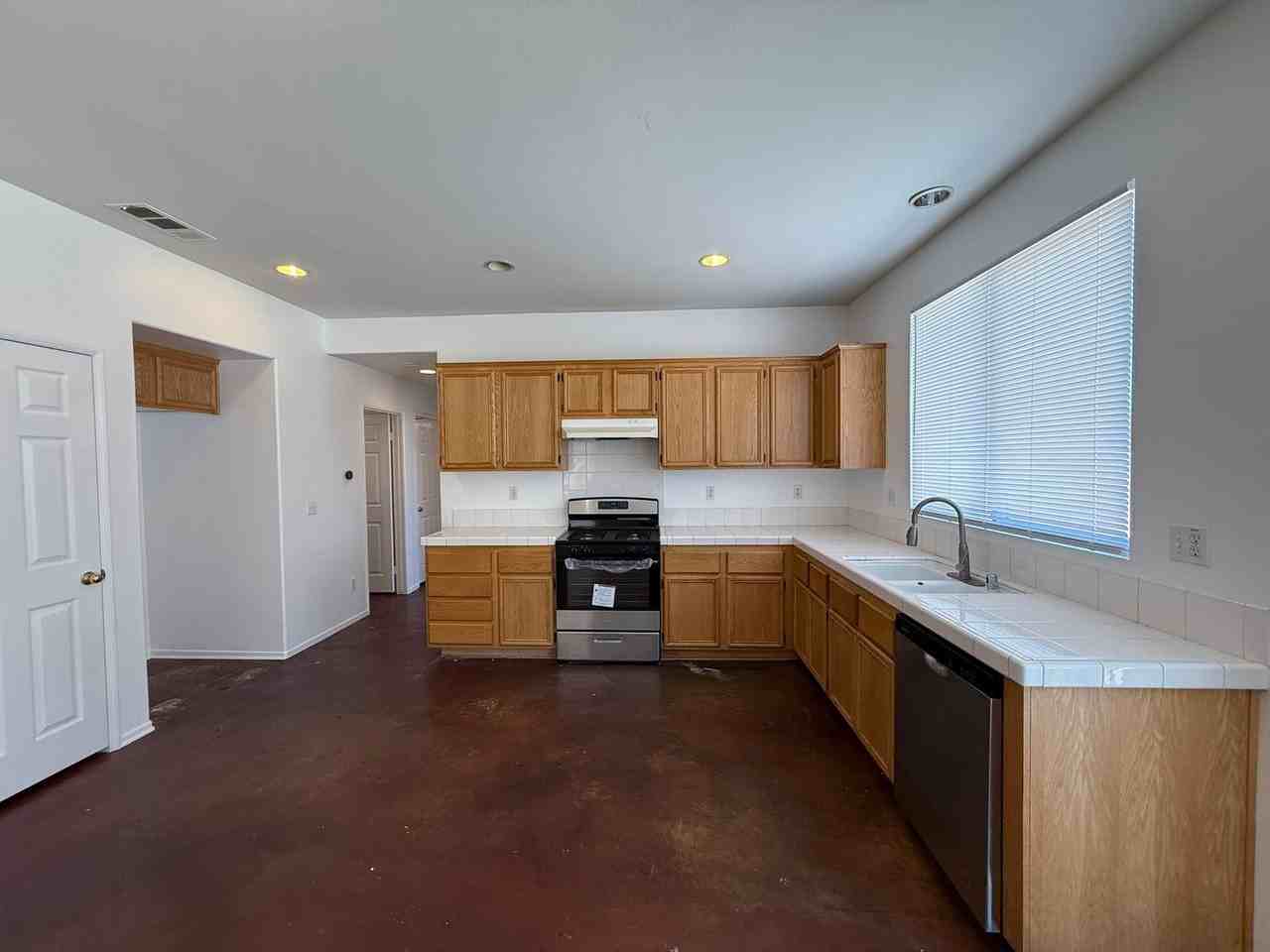 6337 Katrina Pl - Photo 7 of 21