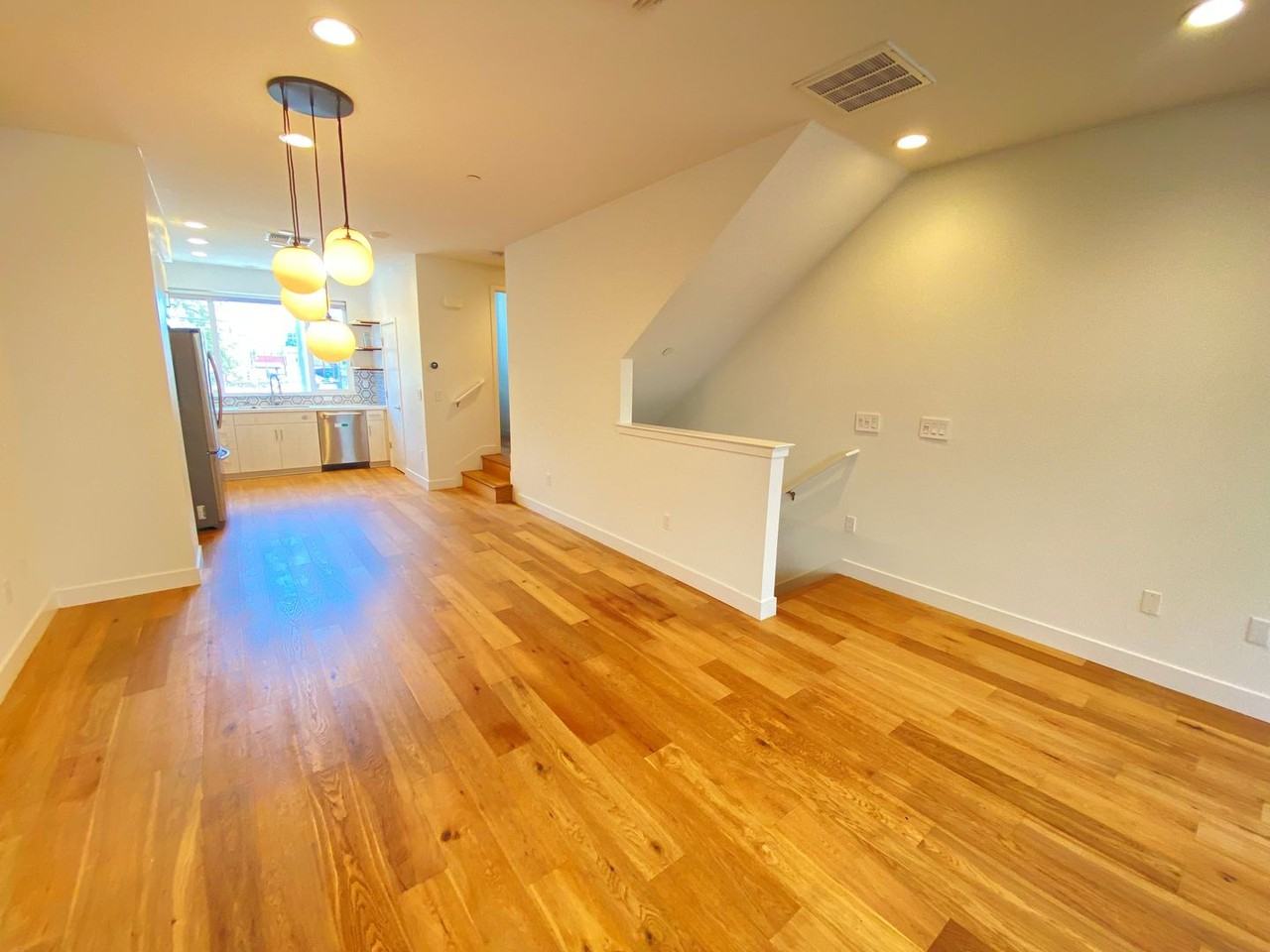 2245 Myrtle St - Photo 3 of 28