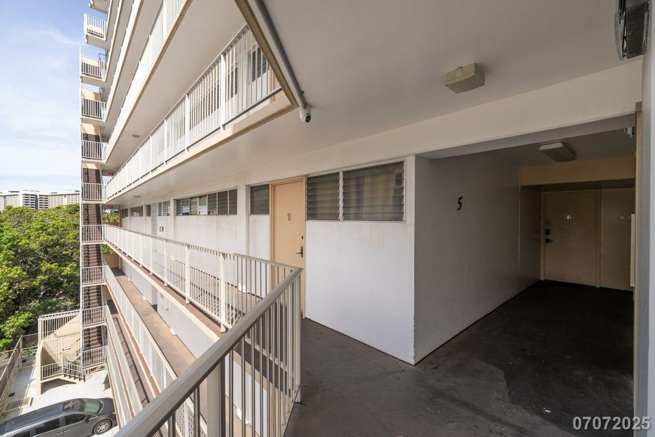 419 Keoniana St #501 - Photo 4 of 27