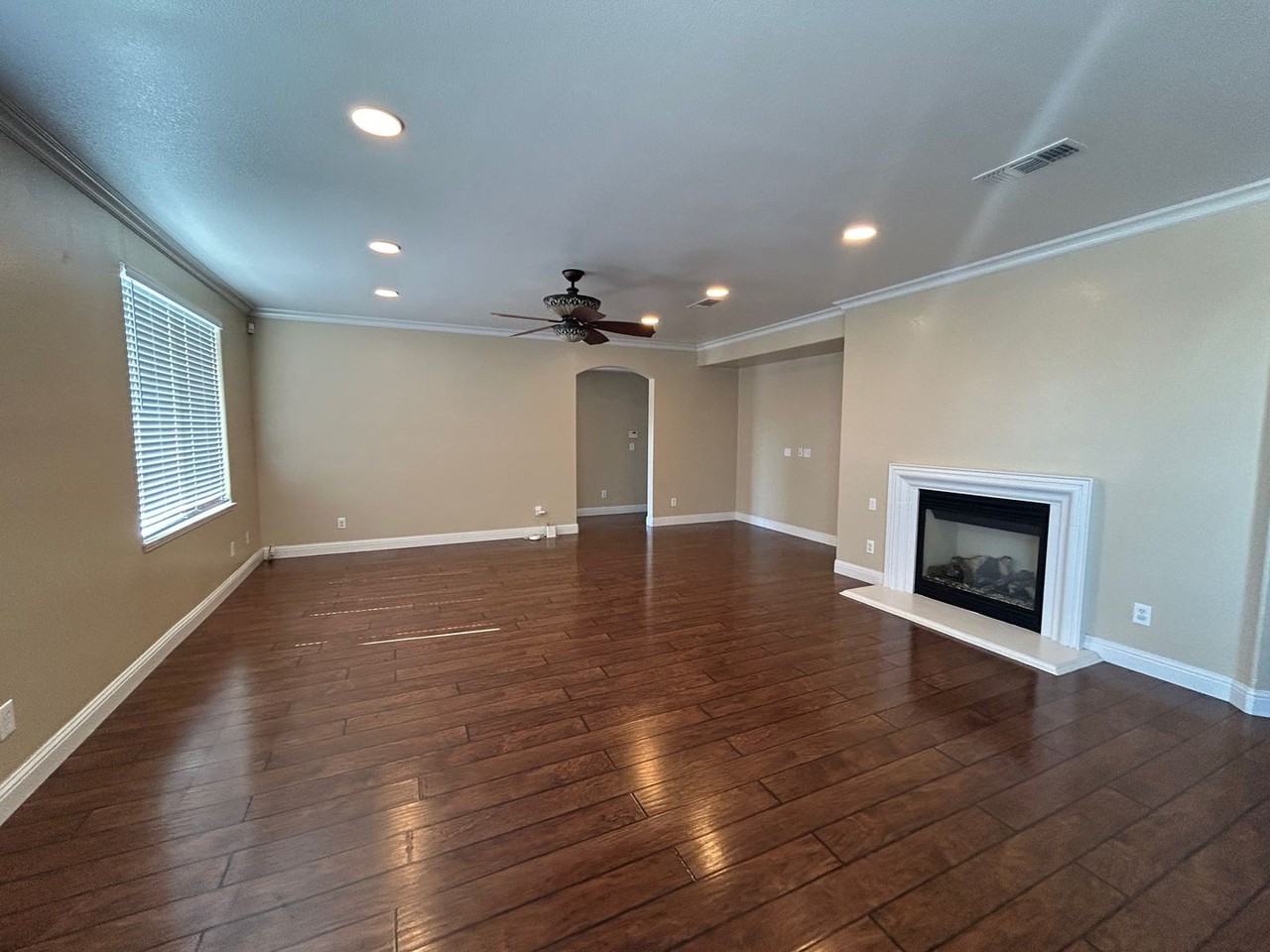 1522 Fieldcrest Ct - Photo 3 of 17