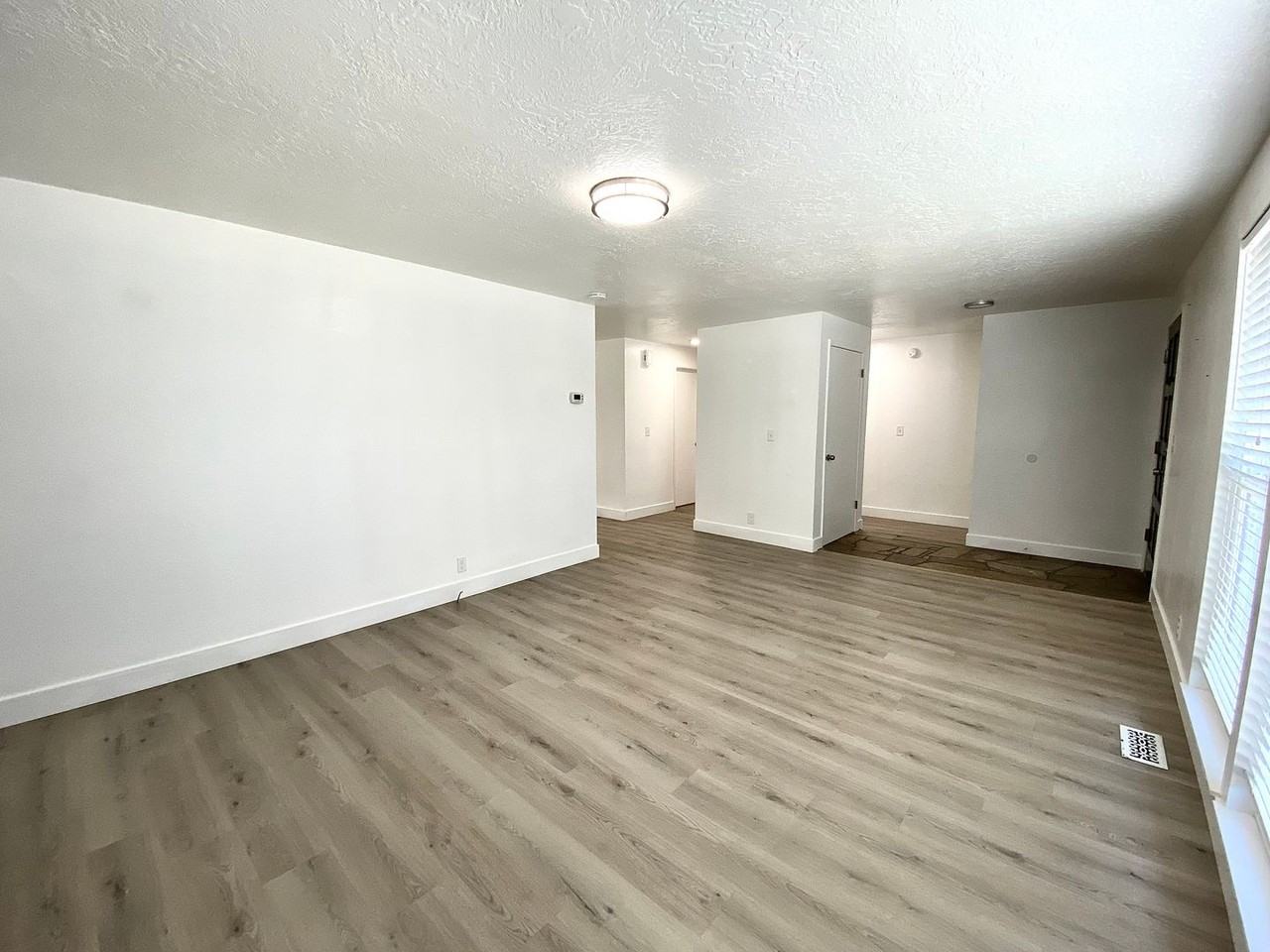 3911 S Minuteman Way - Photo 5 of 34