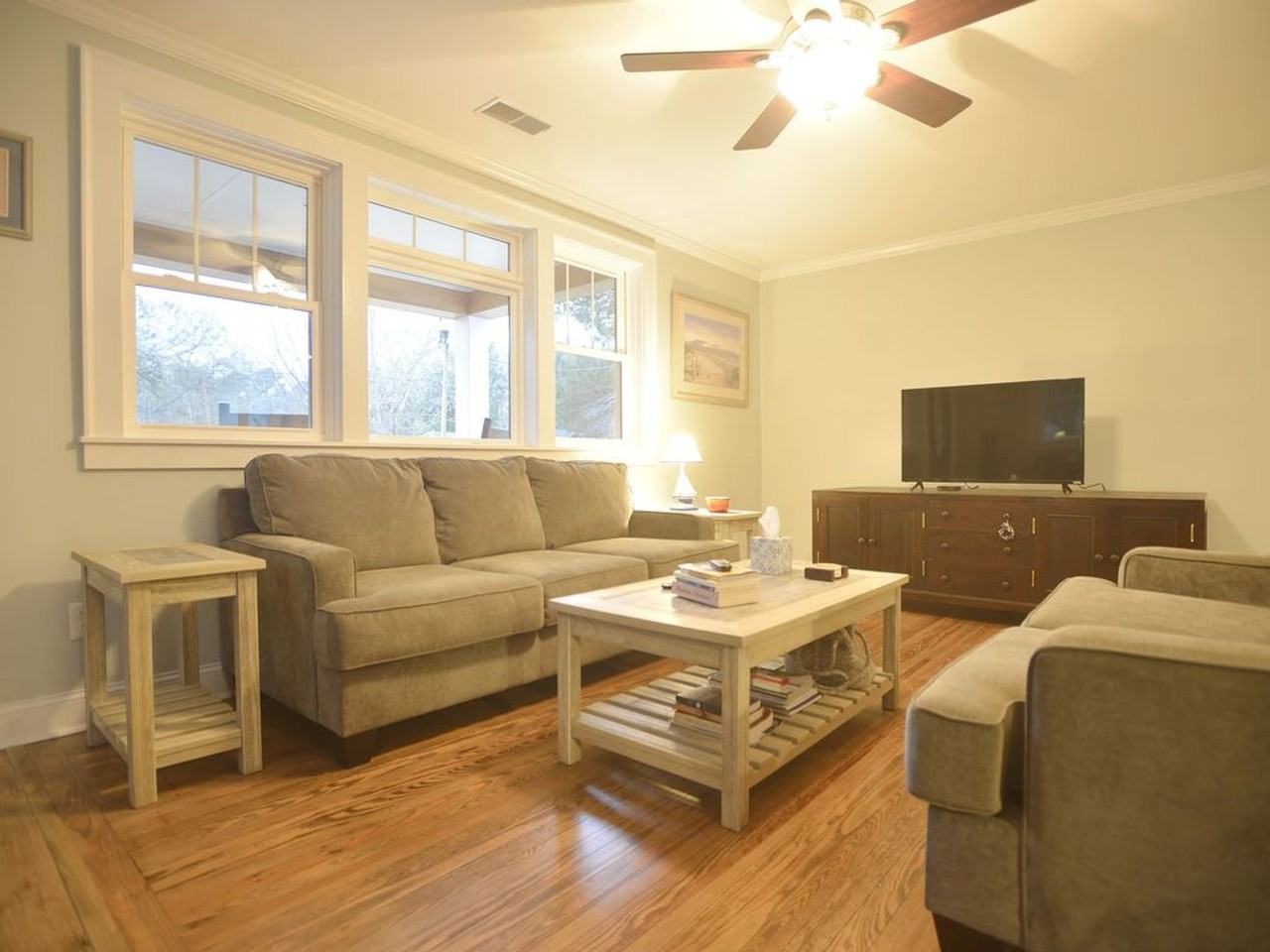 1764 Harrison Ave - Photo 7 of 9