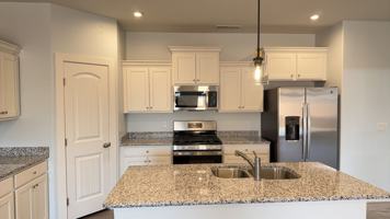 featured image of 909 N Pleasant Valley Ln