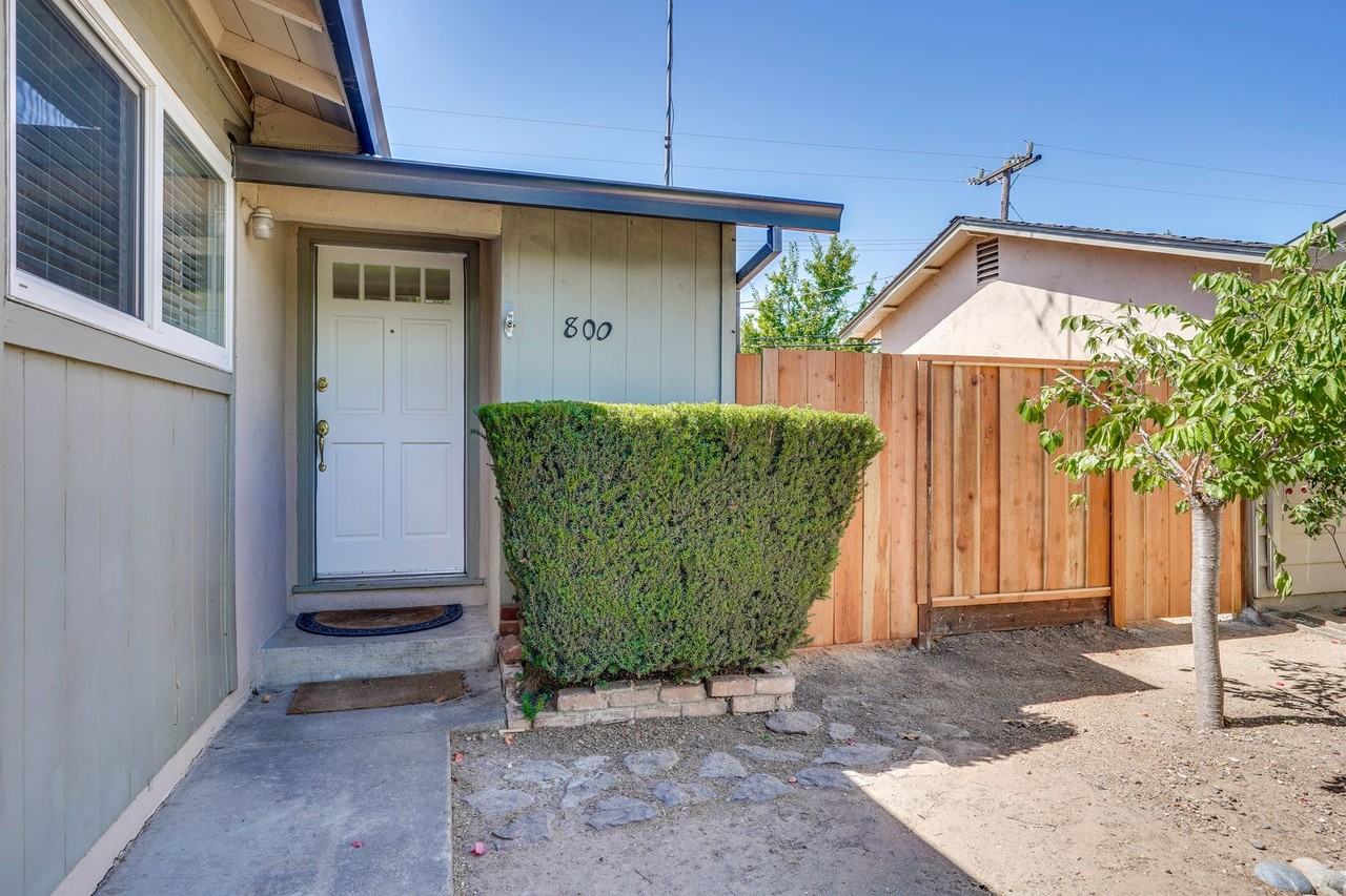 800 W Hacienda Ave - Photo 2 of 25
