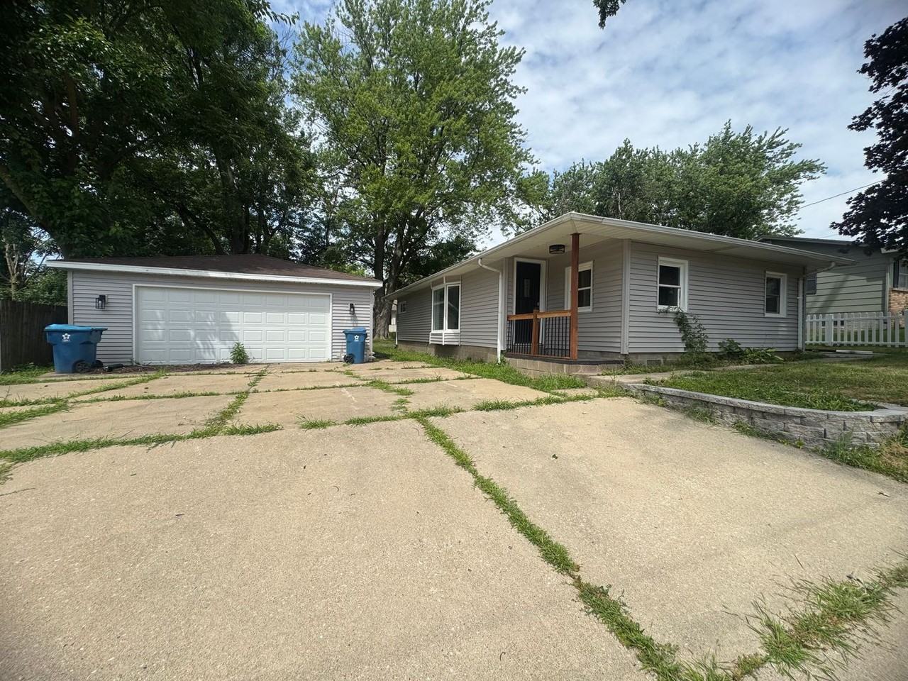 4743 5th St - Photo 3 of 11