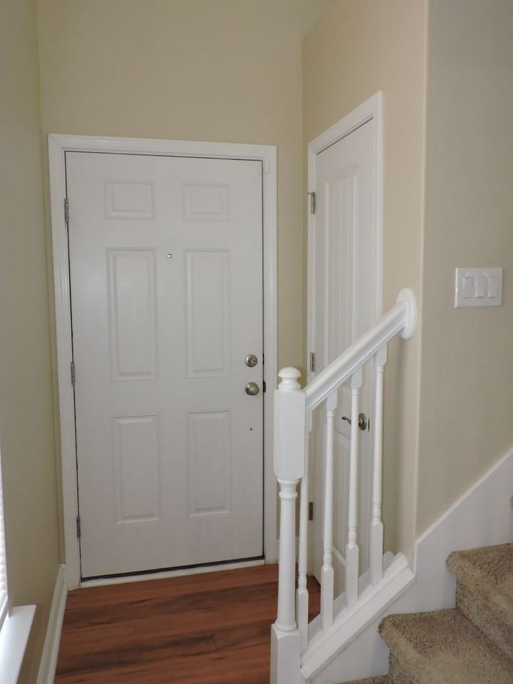 3885 Weatherstone Cir - Photo 2 of 23