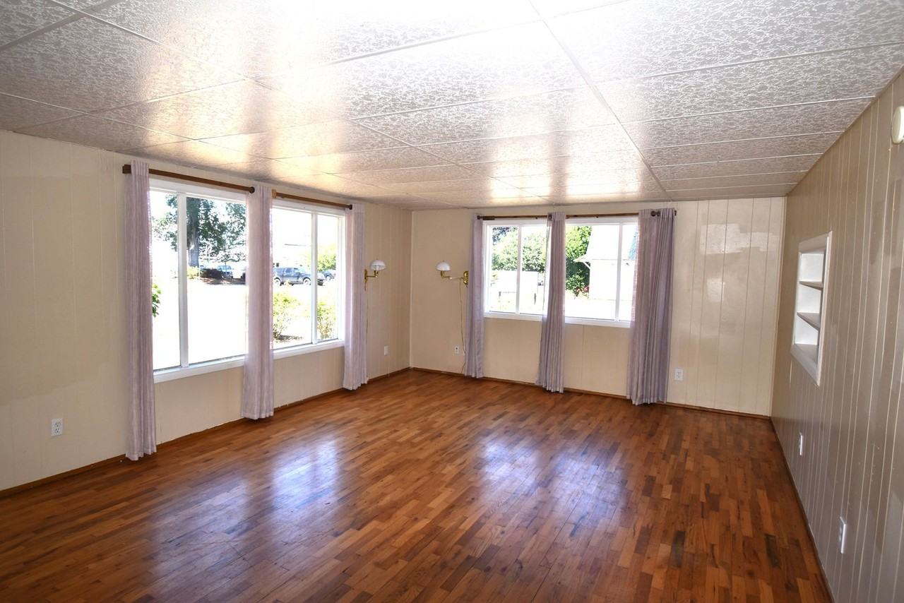 38821 N Main St - Photo 2 of 19
