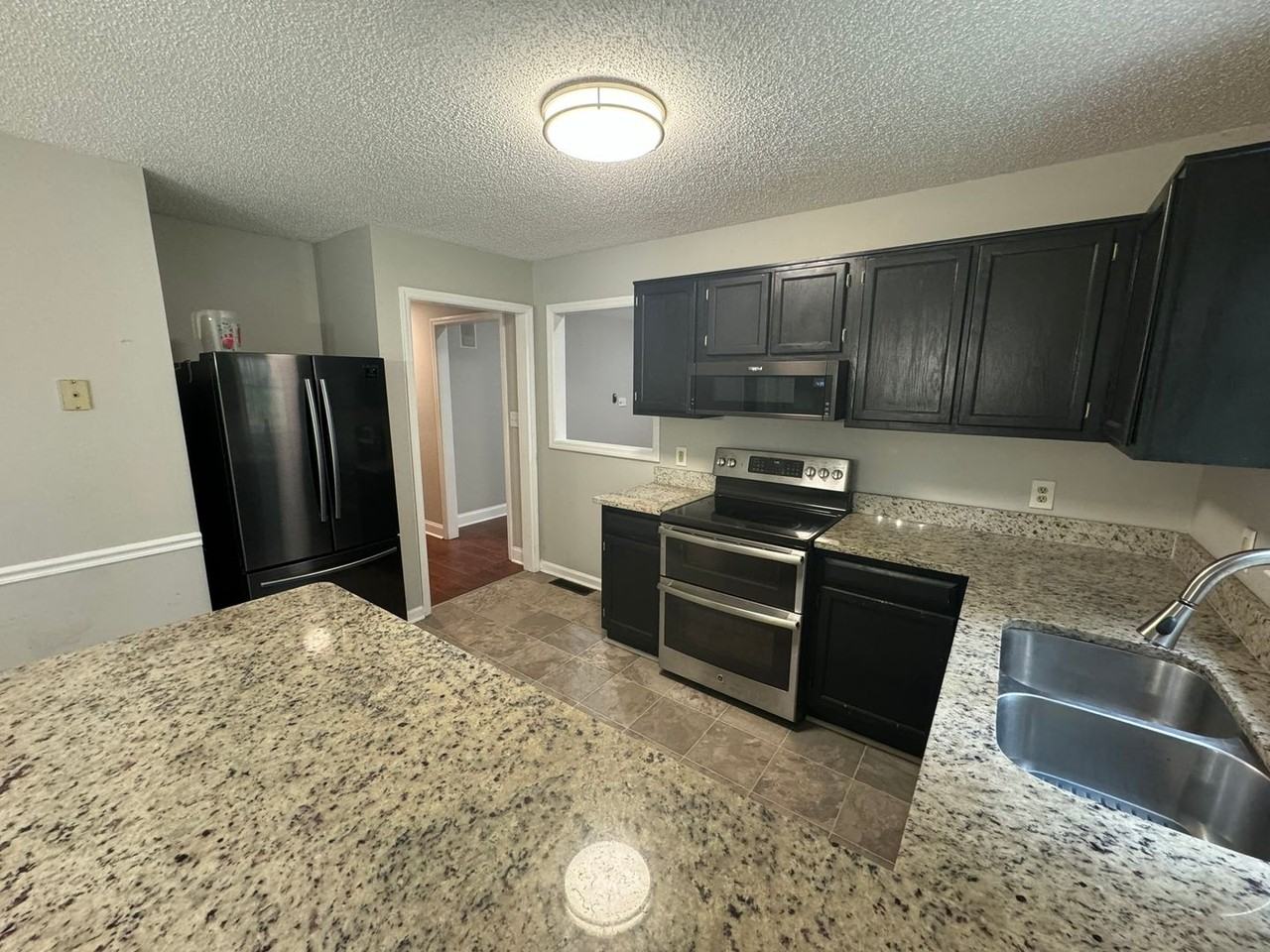 121 Pinenut Ln - Photo 6 of 30